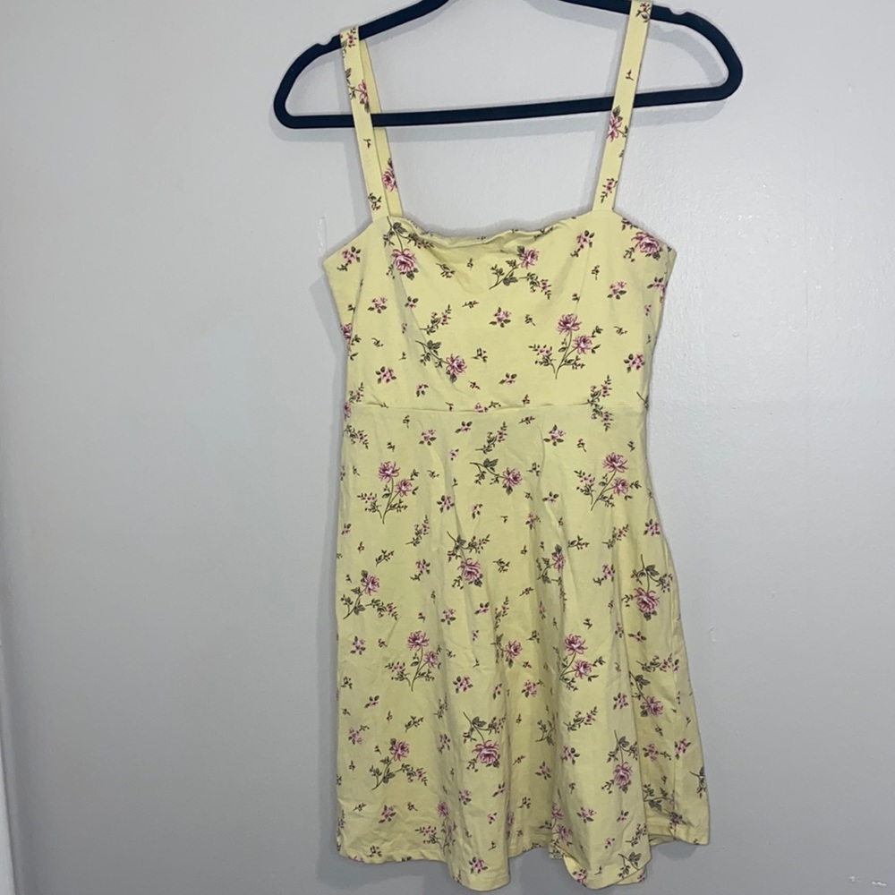 🎱The perfect yellow flower dress! - Picture 4 of 9
